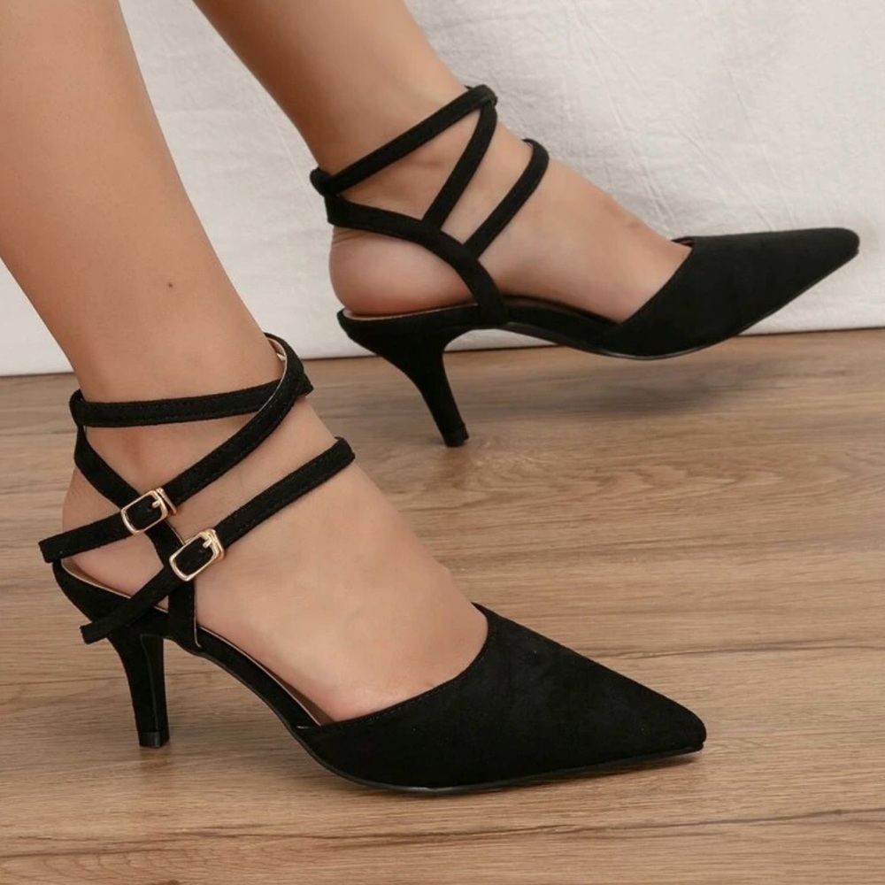 Minimalist Point Toe Ankle
Strap Pumps/Heels